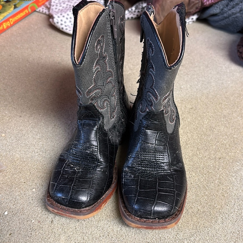 Black roper boots